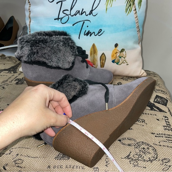 Cole Haan Coralie Wedge Waterproof Suede Gray /Faux Fur Boot Size 10.5B - Picture 9 of 12